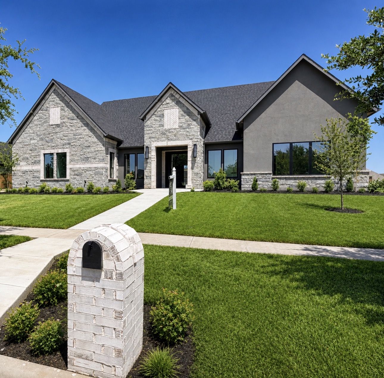 1012 Devonshire front elevation